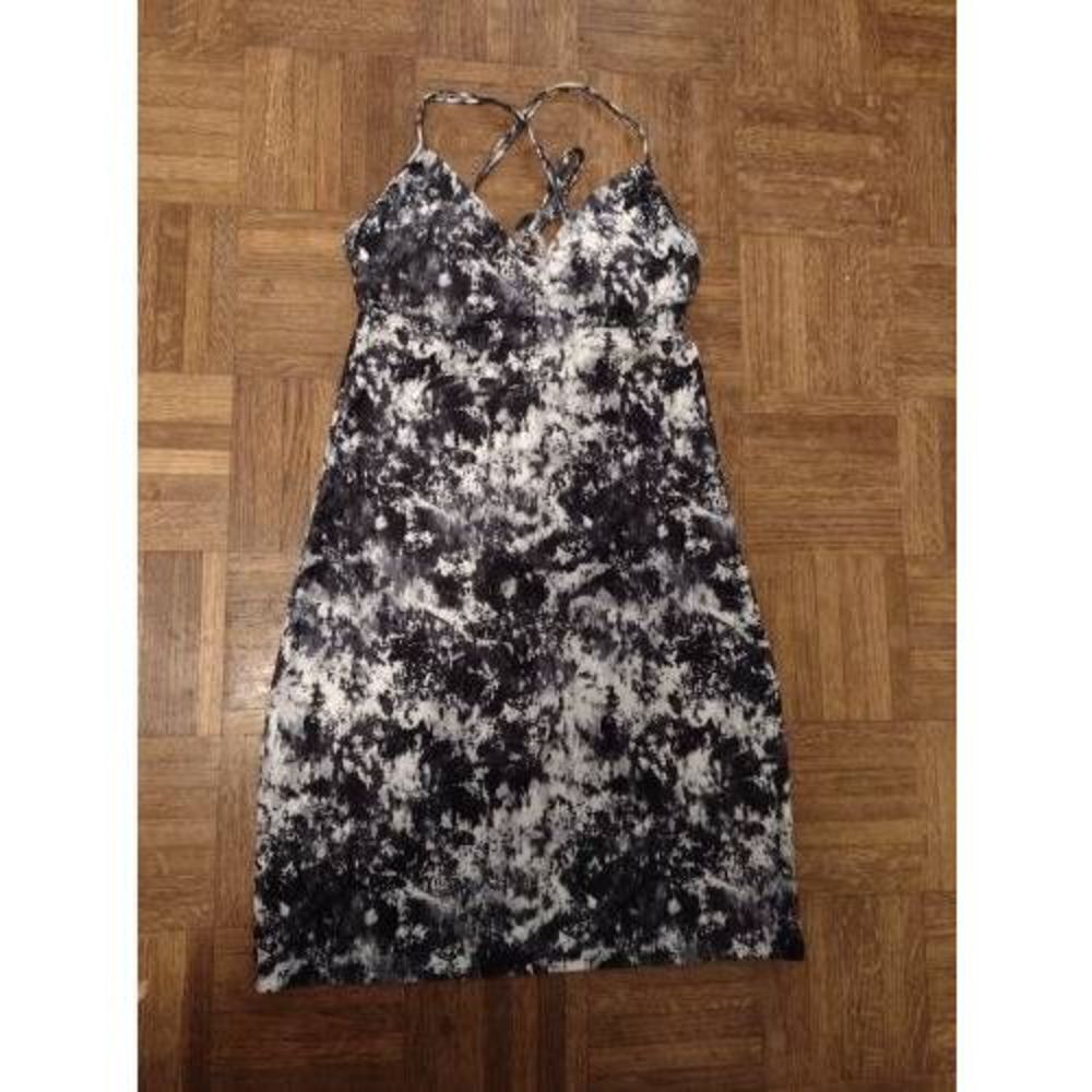 Athleta Size XS Black Gray White Printed Swim Dress